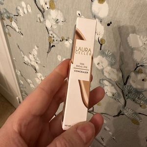 New! Laura Geller concealer! Medium!!